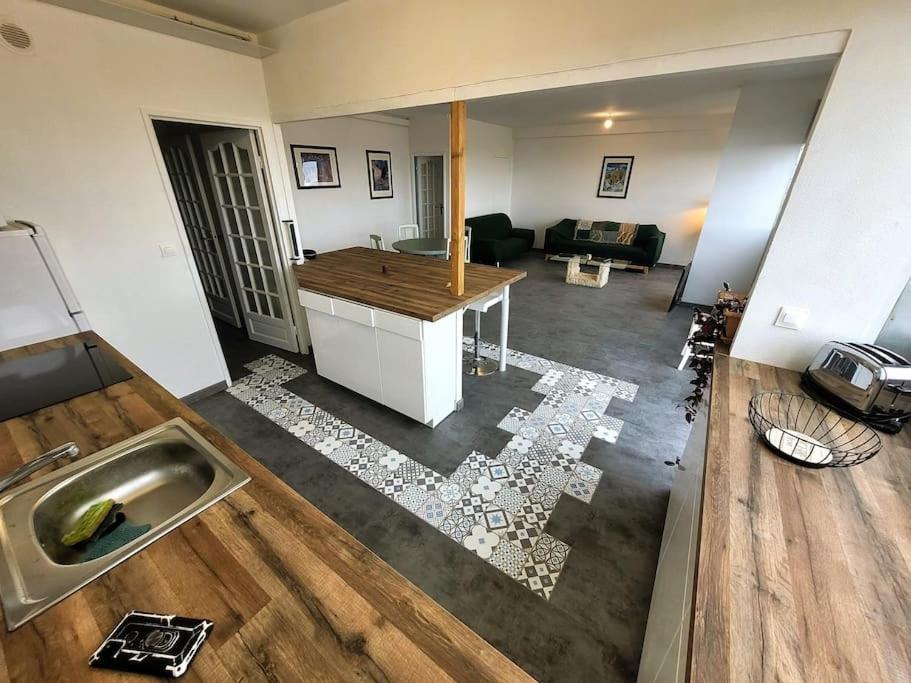 La A Jeannette Apartment
